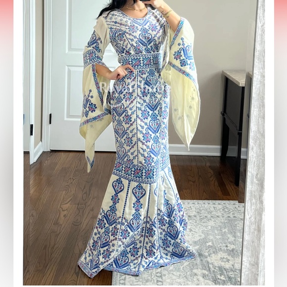 royal thobe Dresses Royal Thobe Size 3 Quilted Traditional